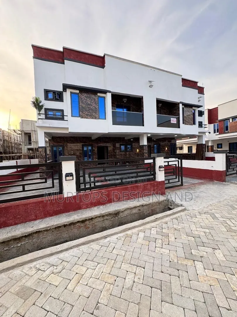 4bdrm Duplex in Lekki Phase 2 for sale