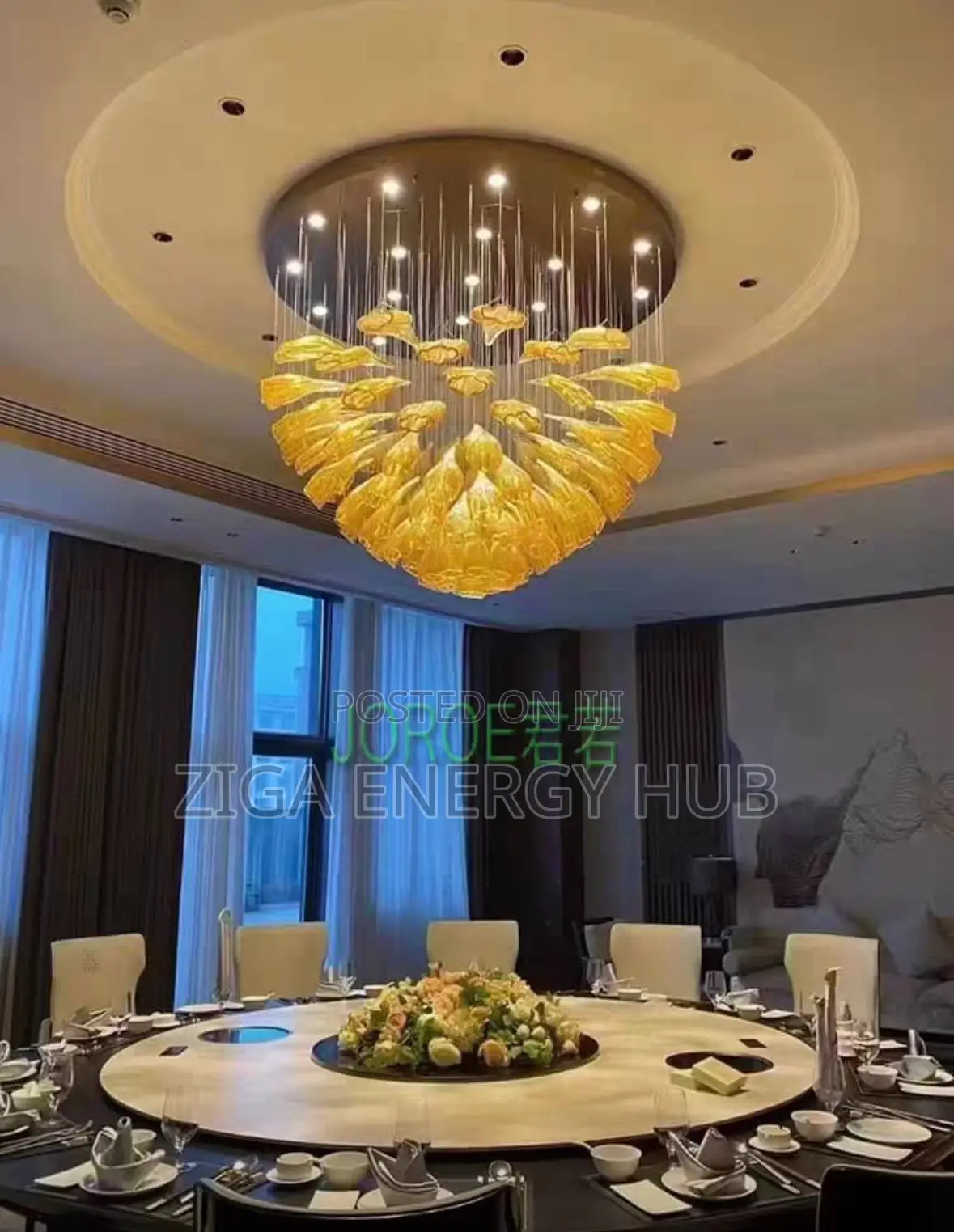 Luxurious Chandelier Light