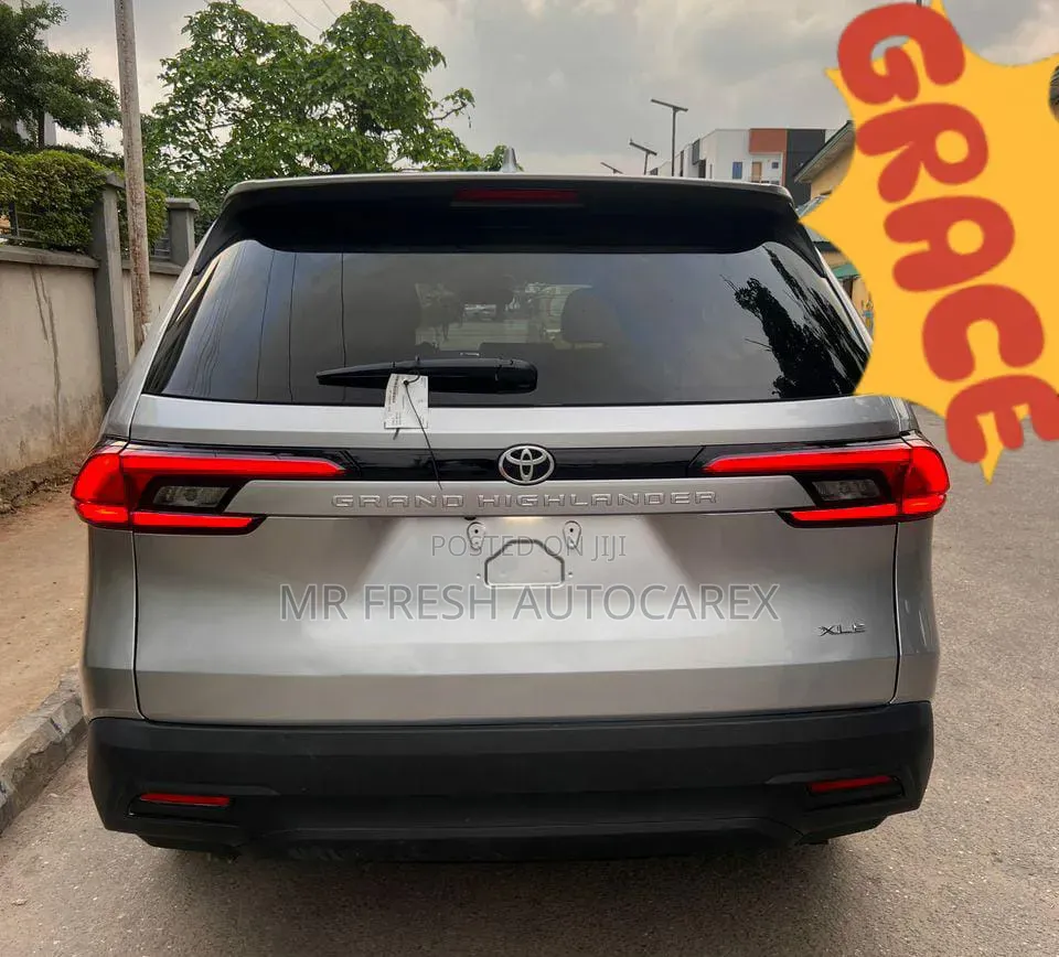 Toyota Grand Highlander XLE AWD 2024 Silver