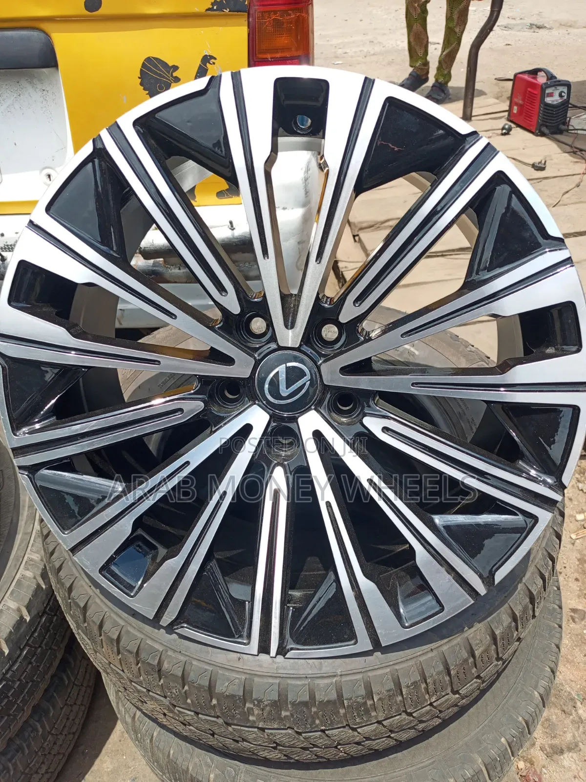 Sporky Black /Silver 18 Inch Wheels