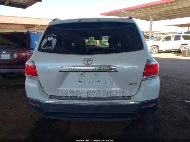 Toyota Highlander Limited 2012 White