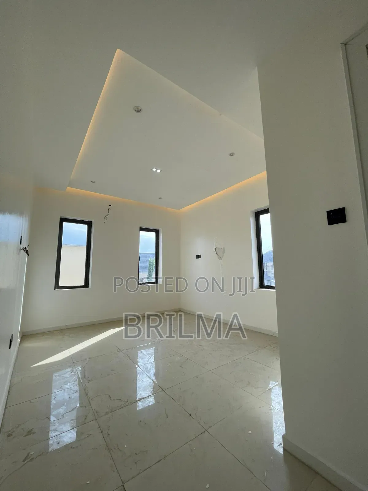 3bdrm Duplex in Jahi for sale