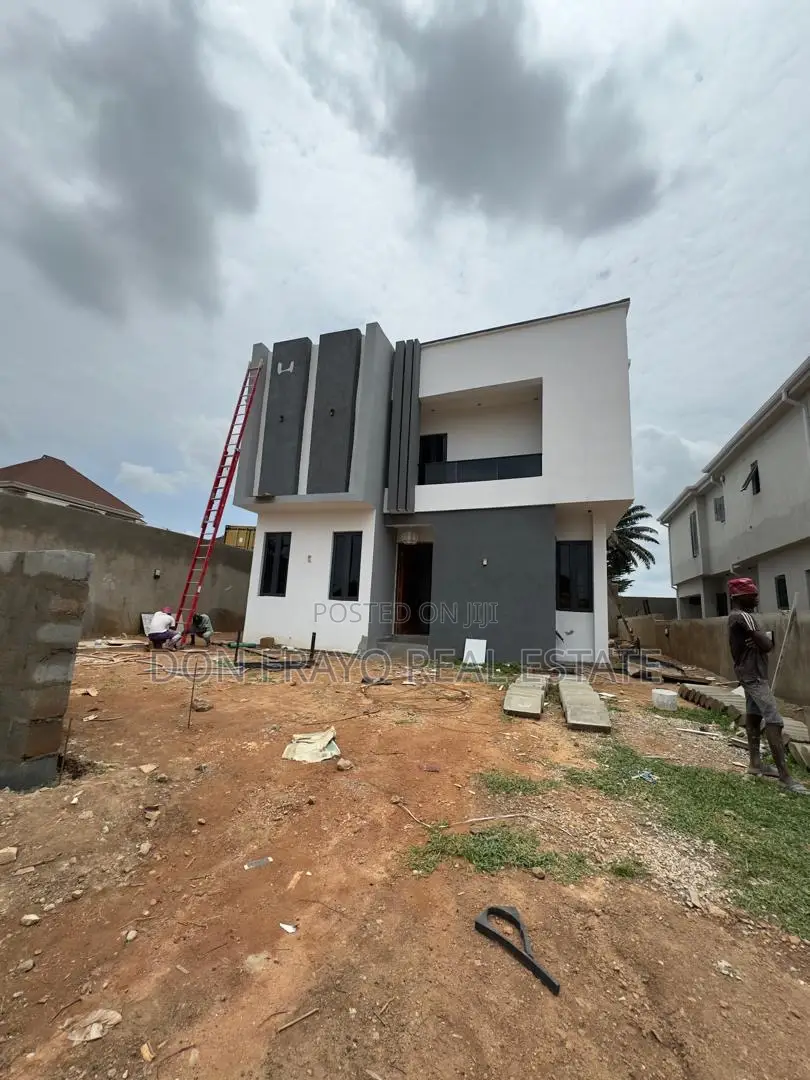 4bdrm Duplex in Main Jericho Gra for sale