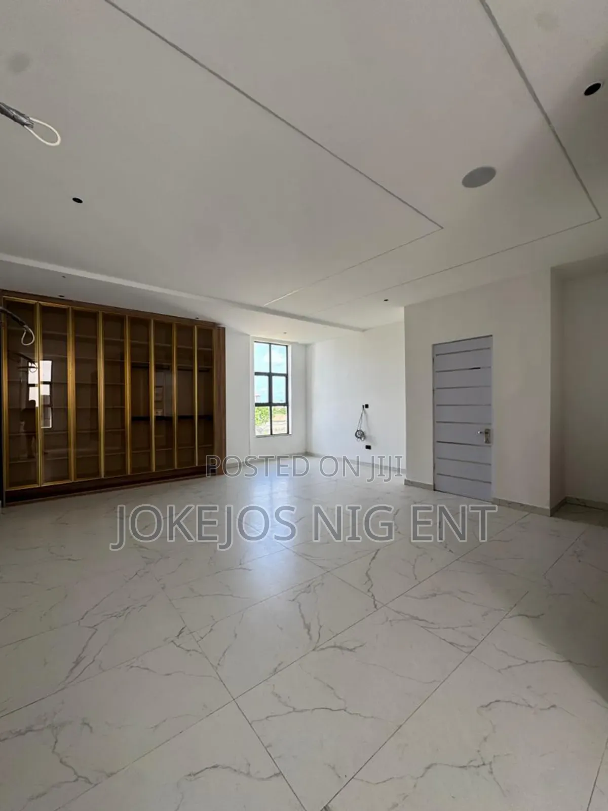 5bdrm Duplex in Ikate for sale