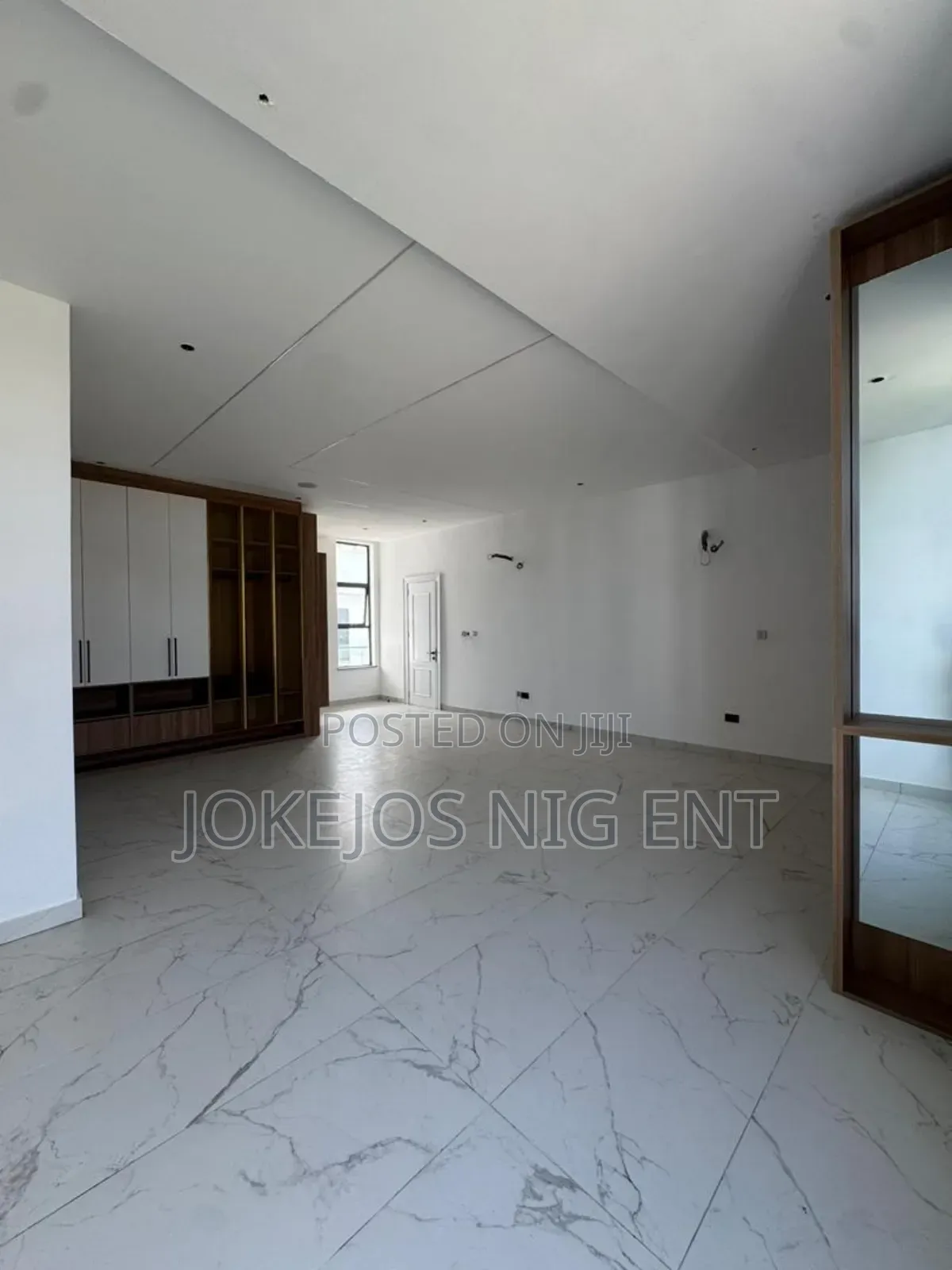 5bdrm Duplex in Ikate for sale