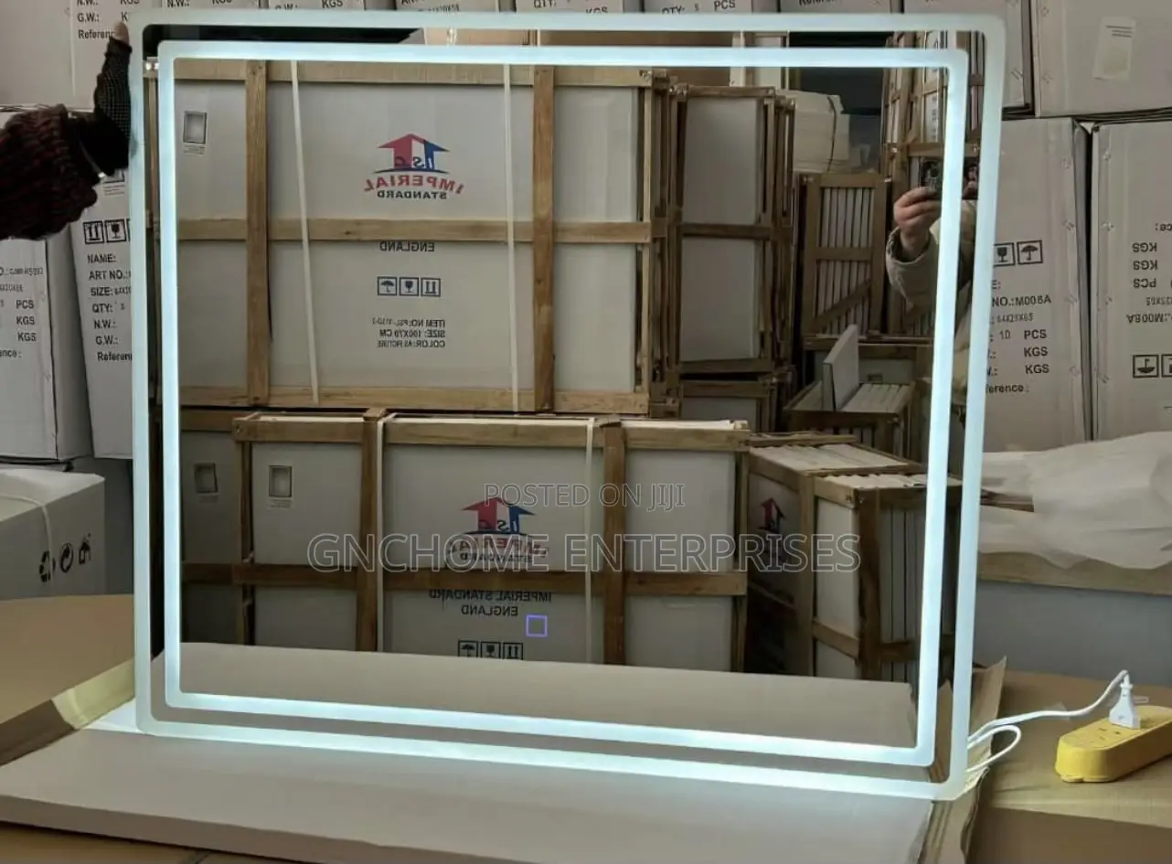 Elegant Led Light Mirror