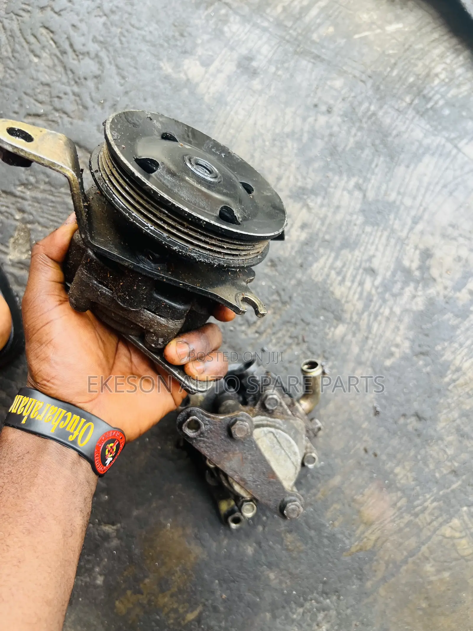 Tokunbo Power Steering Pump for 3mz Toyota Avalon,Sienna,Lexus 330 V6