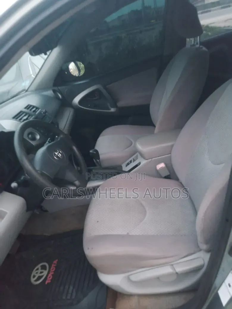 Toyota RAV4 V6 2009 Gray