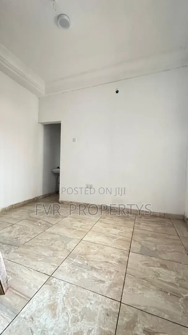 Mini Flat in Osapa london for rent