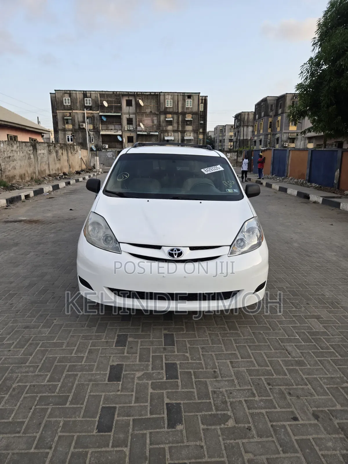 Toyota Sienna LE 4WD 2007 White