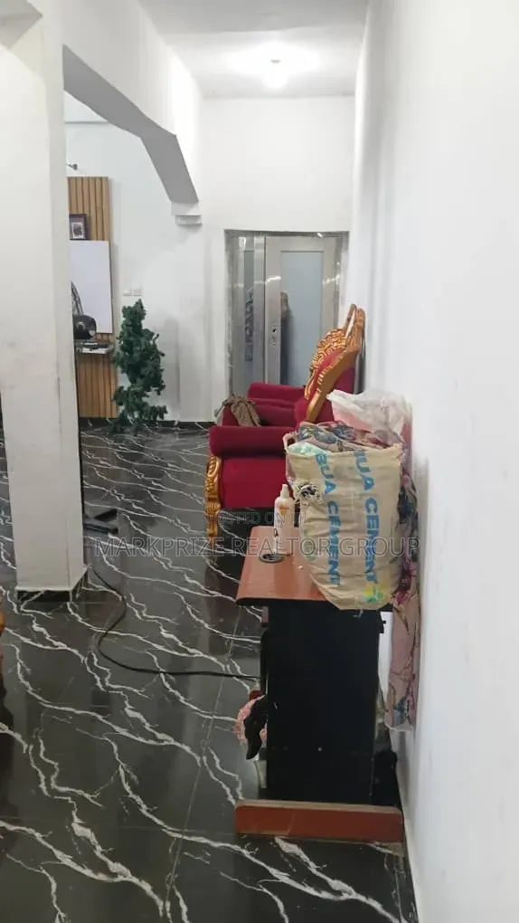 Furnished 6bdrm Duplex in Atlantic Layout for sale