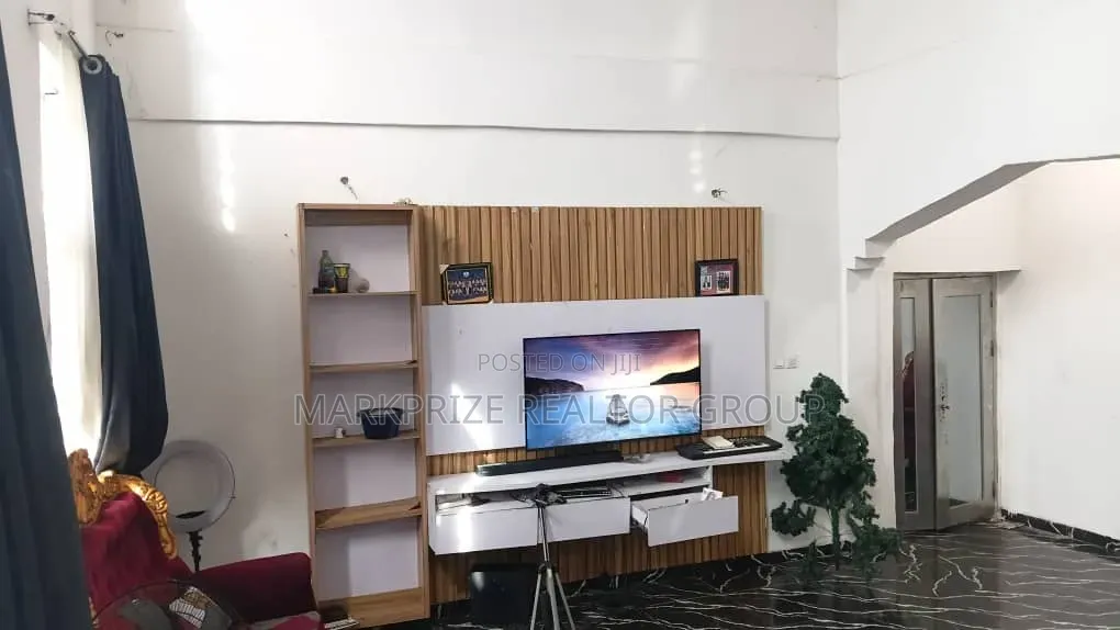 Furnished 6bdrm Duplex in Atlantic Layout for sale