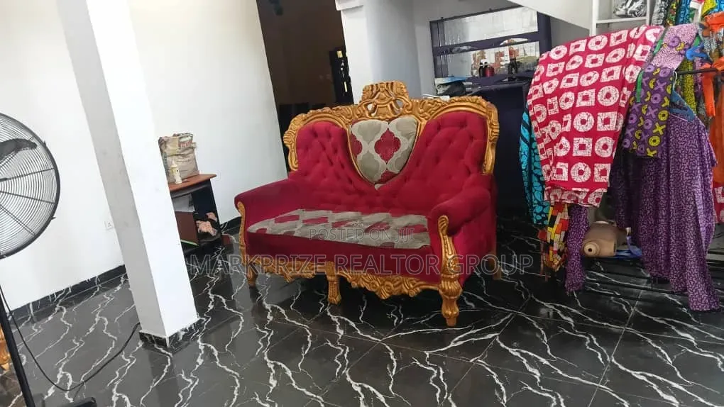 Furnished 6bdrm Duplex in Atlantic Layout for sale