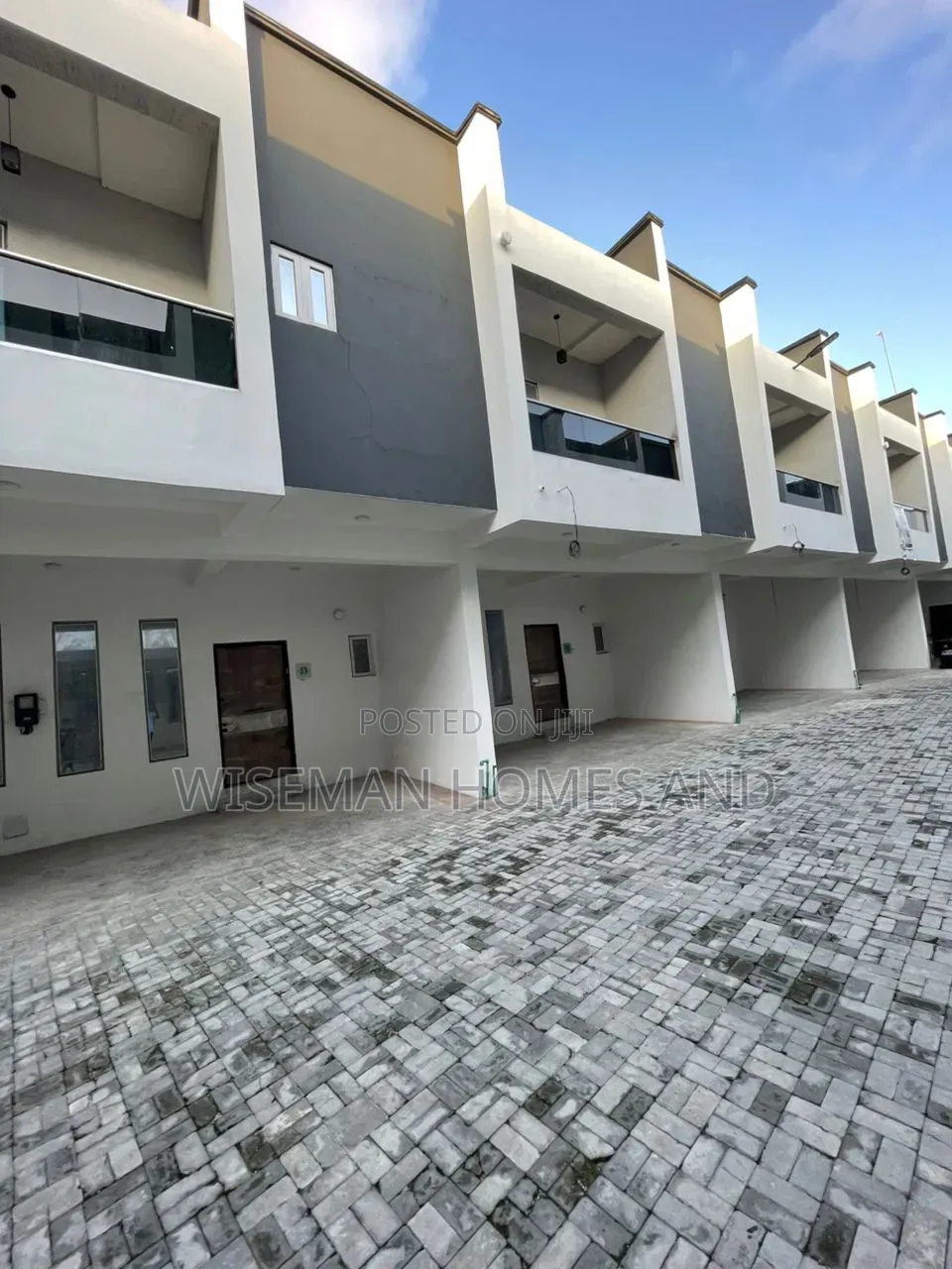 4bdrm Duplex in Ikota Lekki Eti-Osa for rent