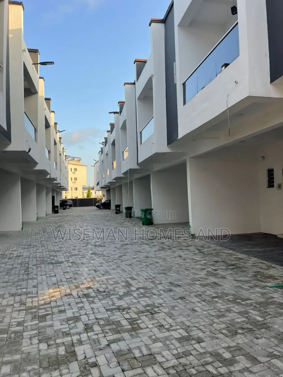 4bdrm Duplex in Ikota Lekki Eti-Osa for rent