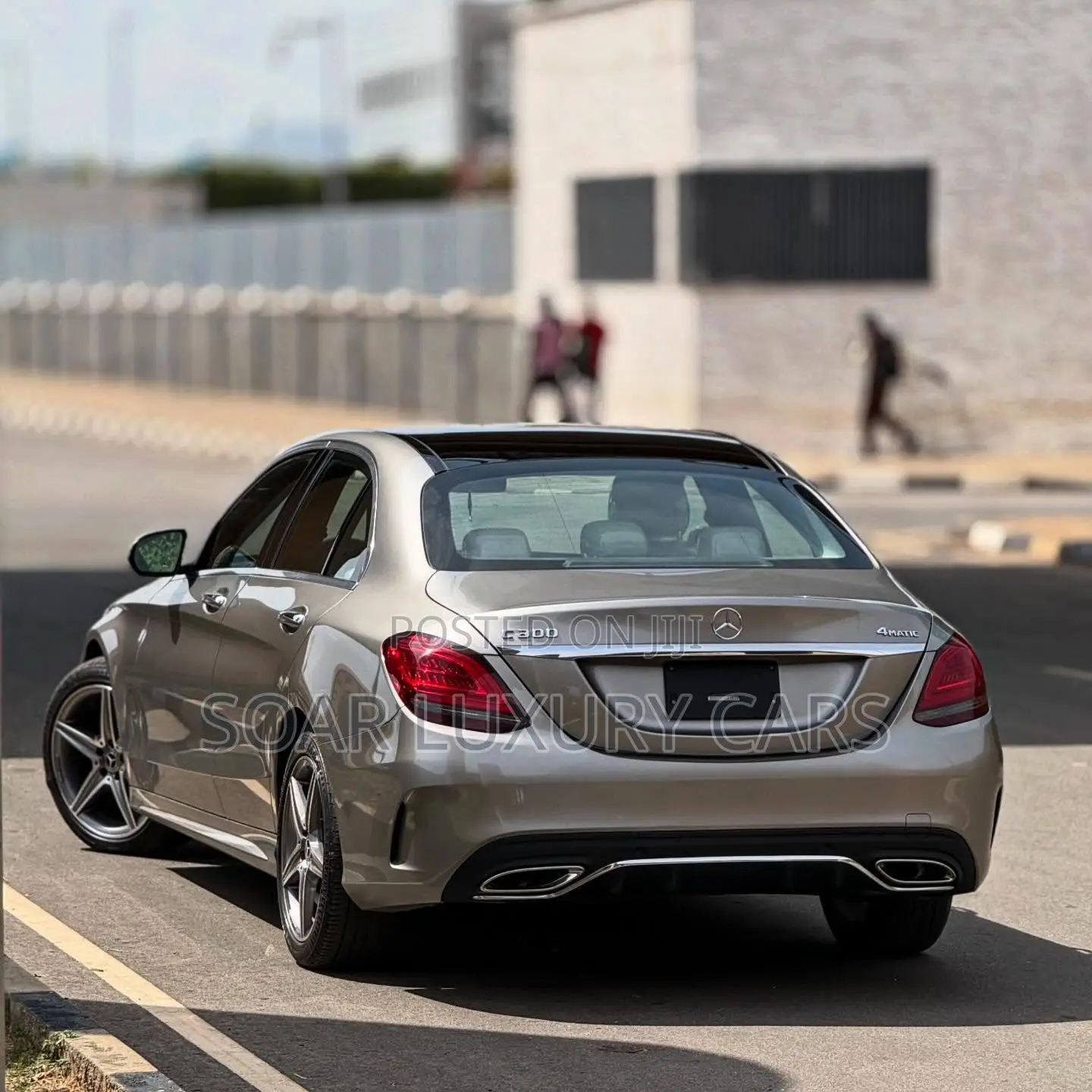 Mercedes-Benz C300 2020 Gold