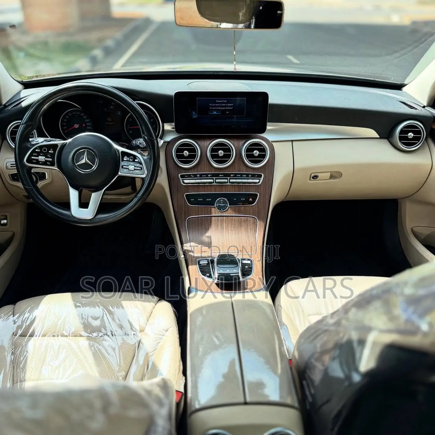 Mercedes-Benz C300 2020 Gold