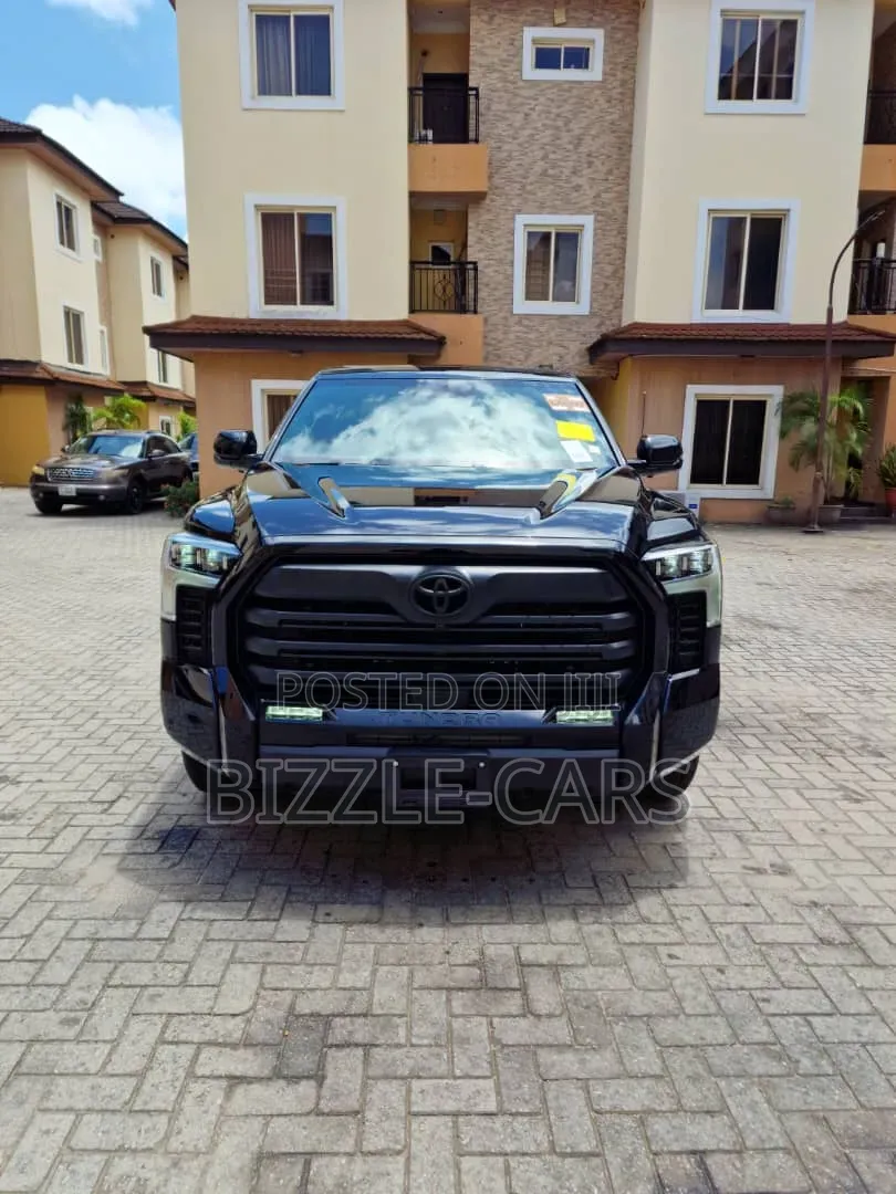 Toyota Tundra Limited CrewMax 4WD SB w/6.5' Bed 2025 Black