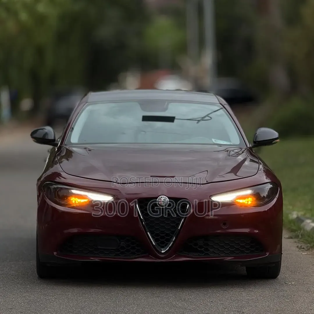 Alfa Romeo Giulia 2016 Burgundy