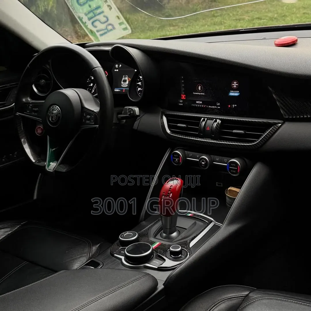 Alfa Romeo Giulia 2016 Burgundy