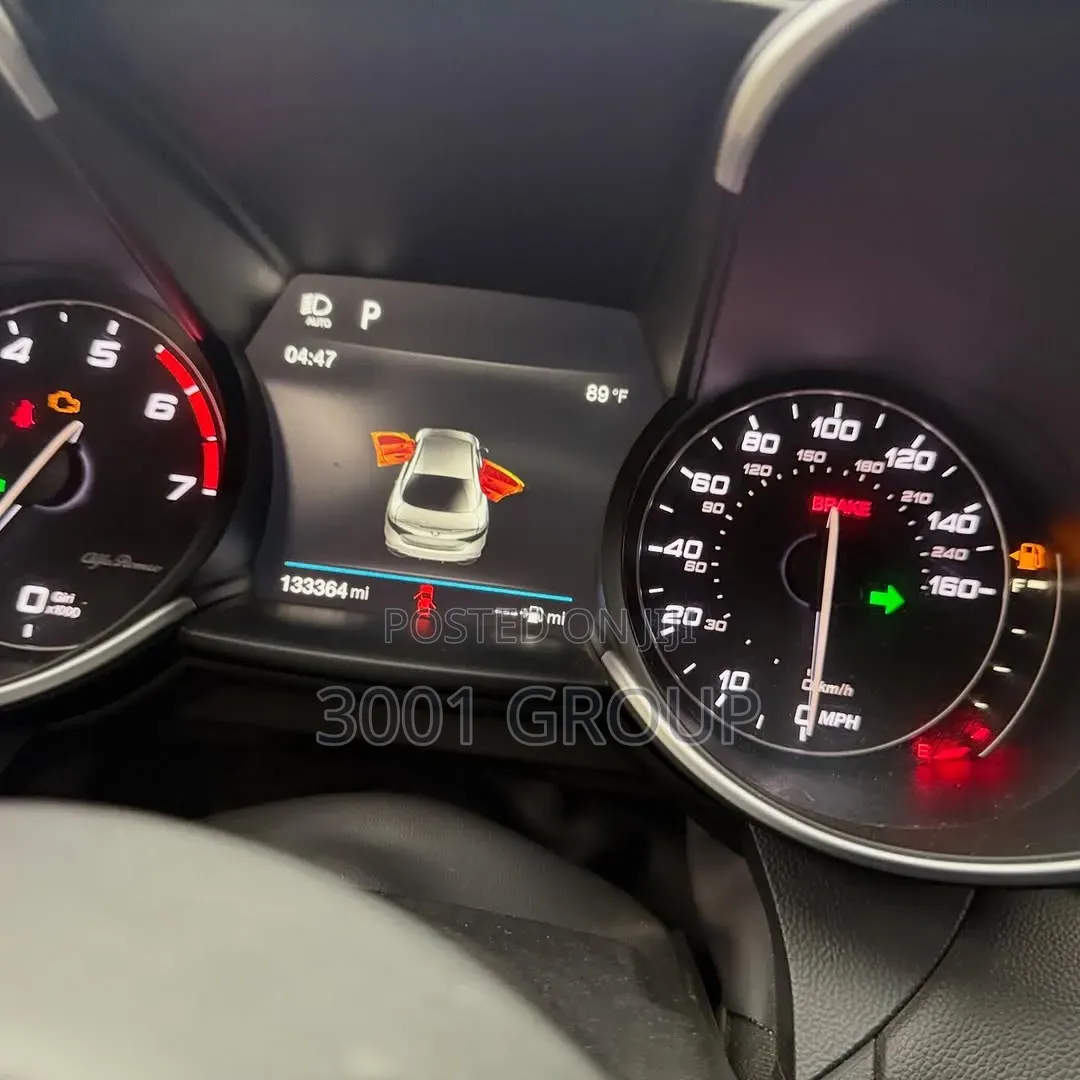 Alfa Romeo Giulia 2016 Burgundy