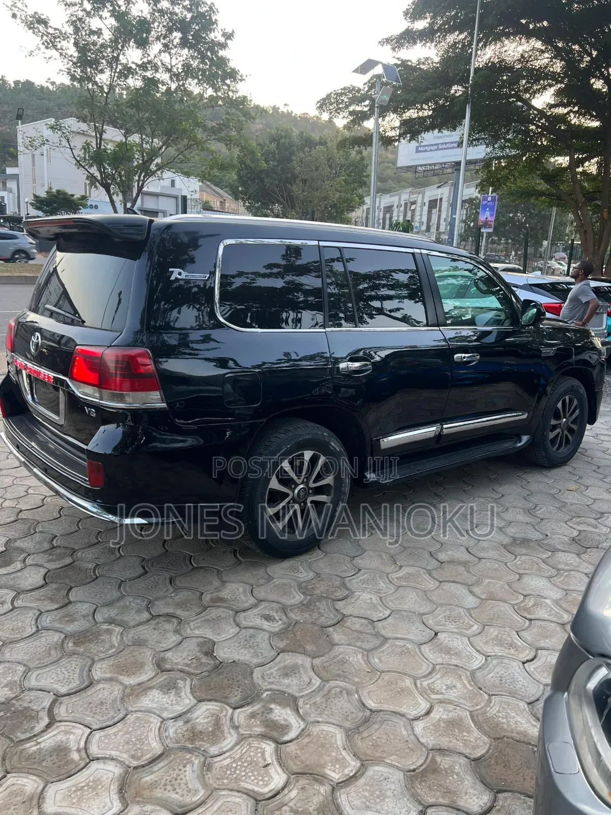 Toyota Land Cruiser 4.5 V8 GX-R 2014 Black