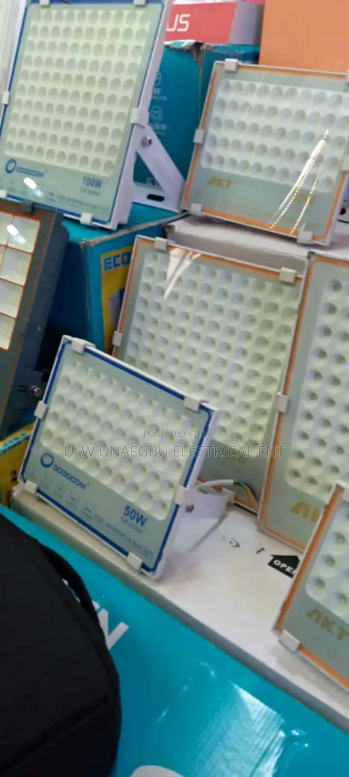200 Watts Flood Light Akt Product