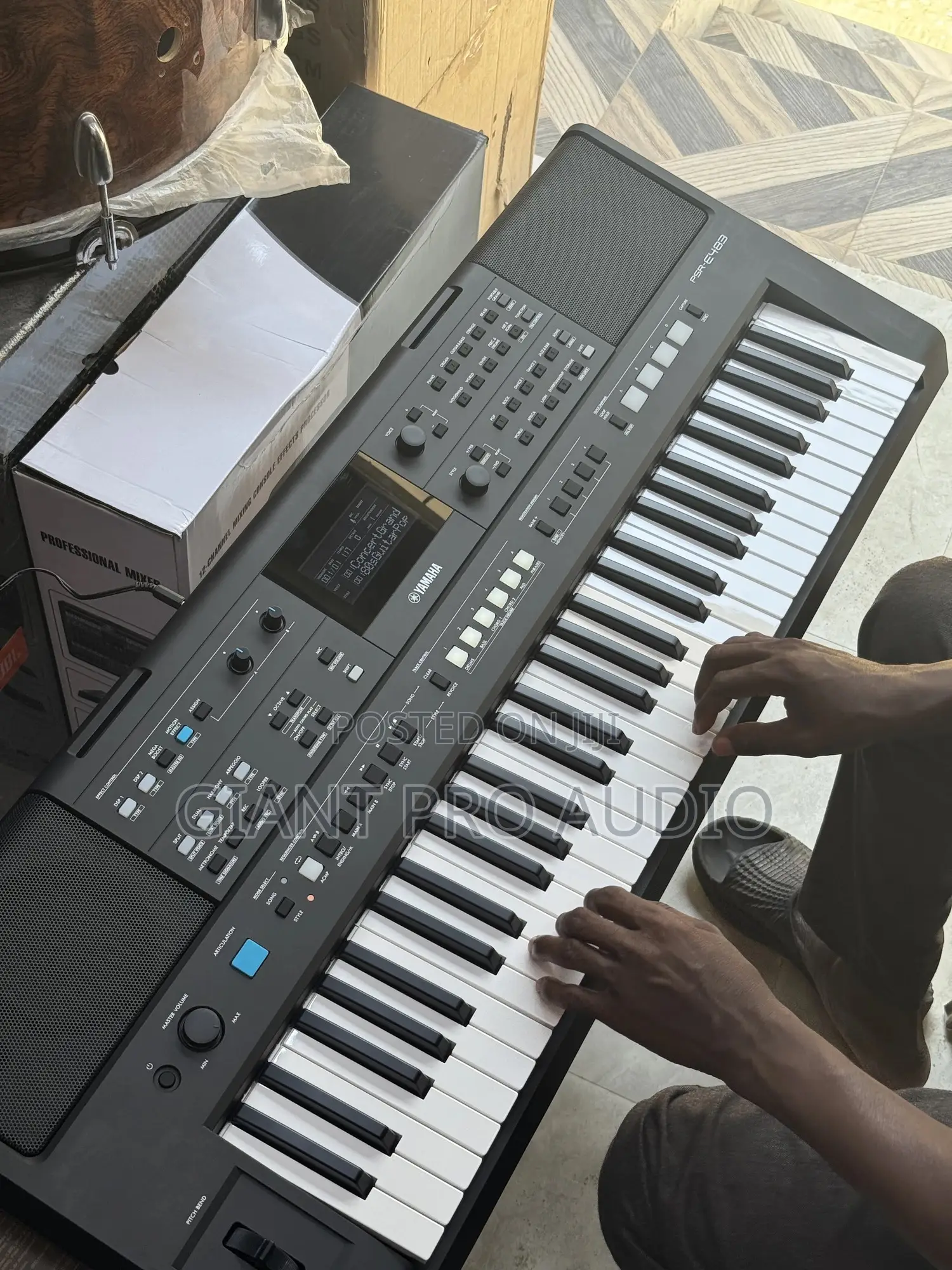 Yamaha PSR-E483 Keyboard