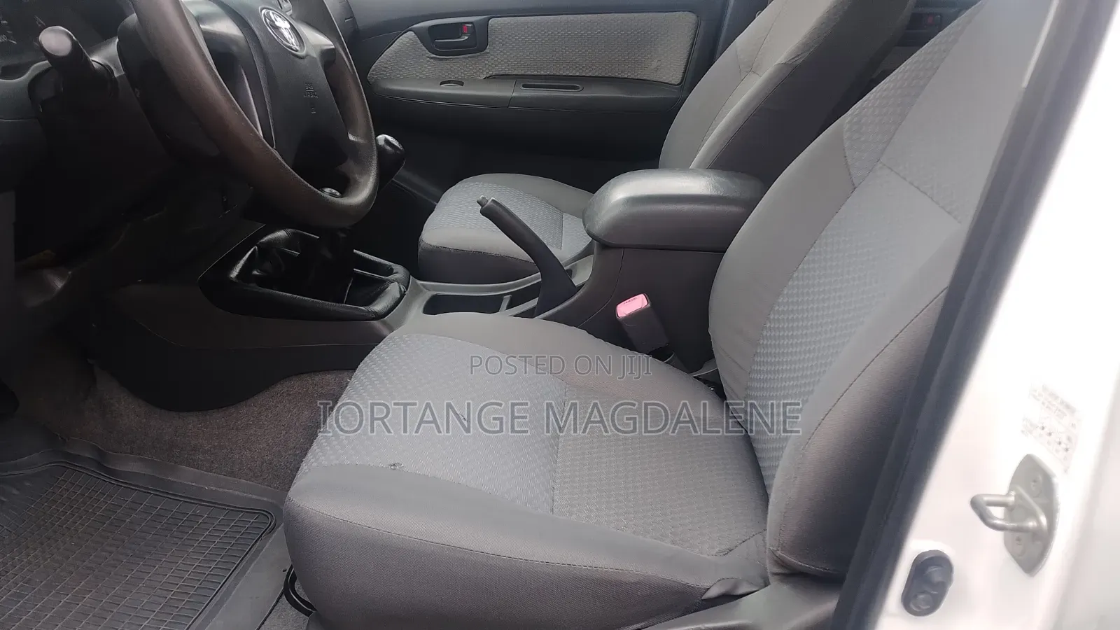 Toyota Hilux 2014 White