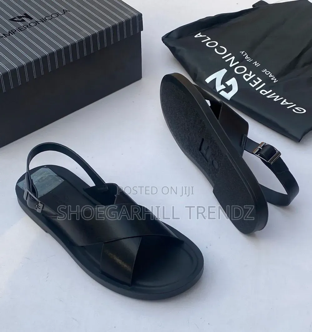 Men Crisscross Leather Palm Sandals