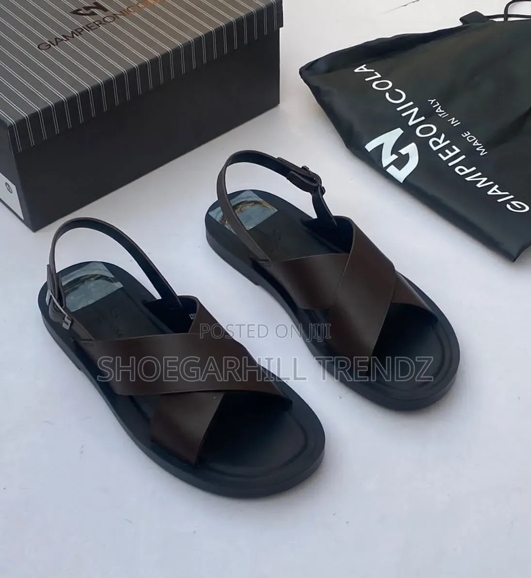 Men Crisscross Leather Palm Sandals