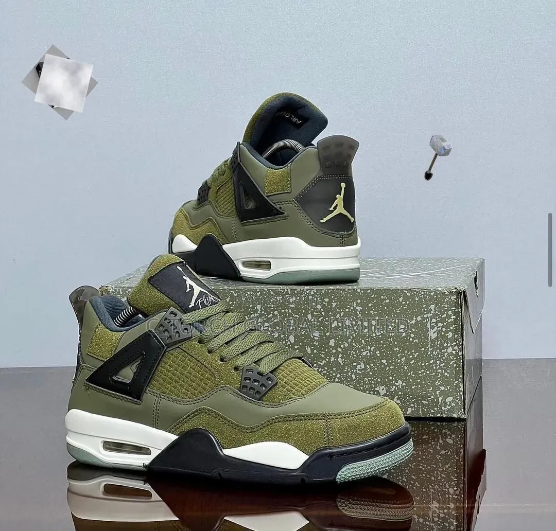 Air Jordan 4 Sneaker