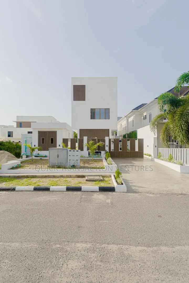 4bdrm Duplex in Pinnock Beach Estate, Osapa london for rent