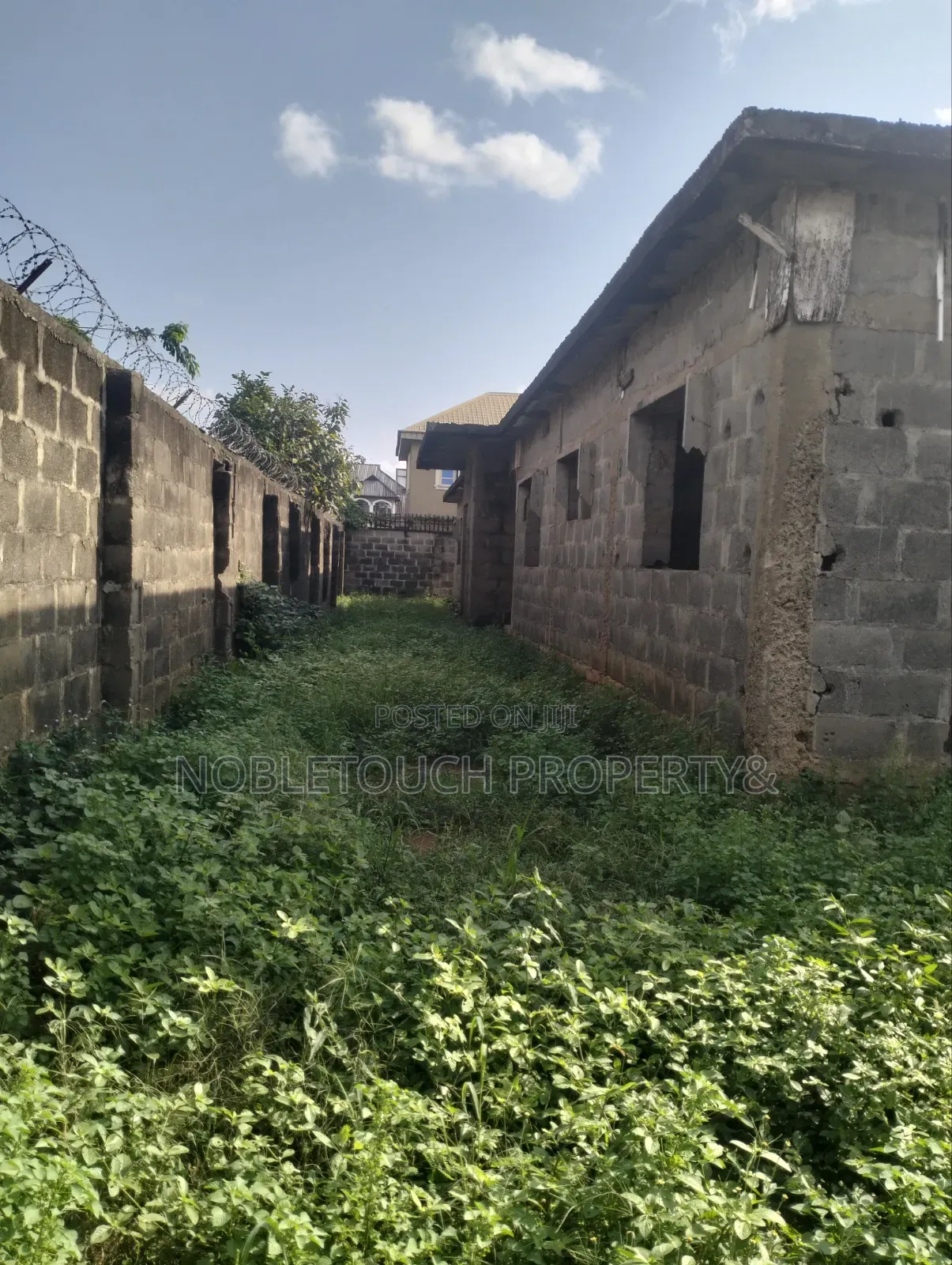 3bdrm Block of Flats in Along Madarikan, Iseri Olofin for sale