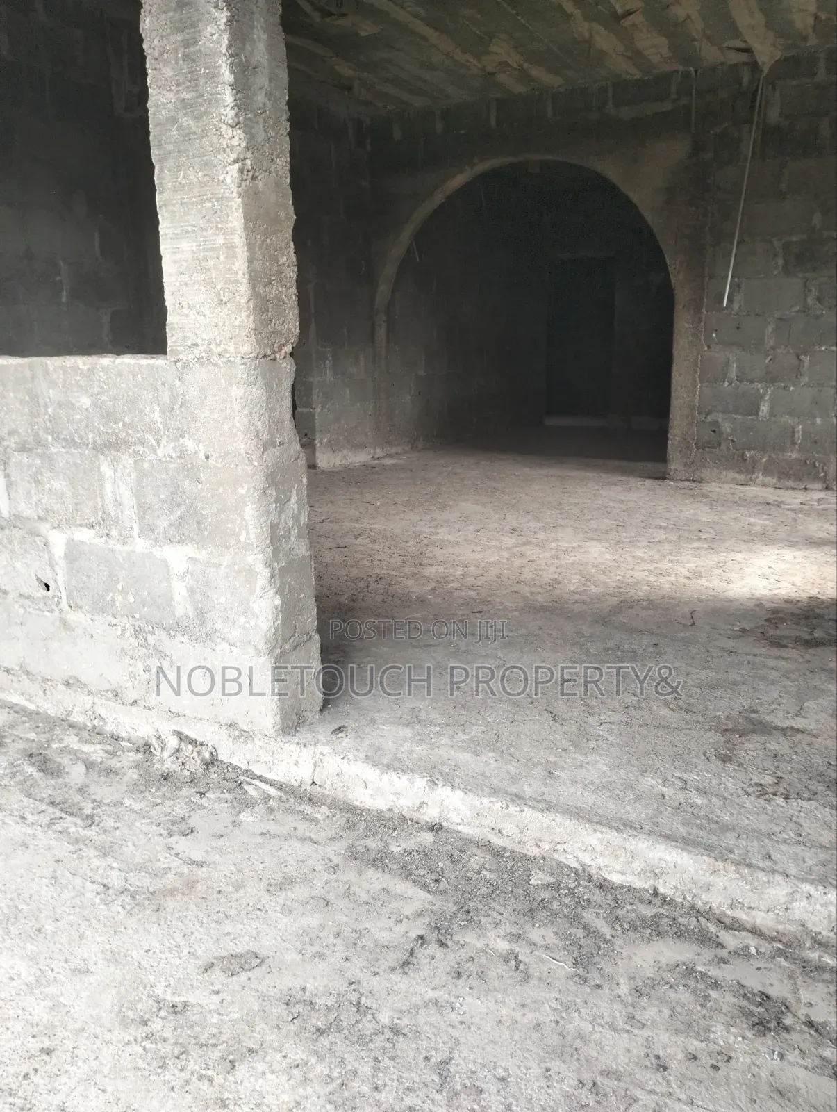 3bdrm Block of Flats in Along Madarikan, Iseri Olofin for sale