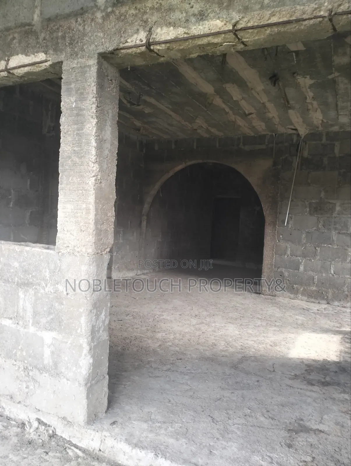 3bdrm Block of Flats in Along Madarikan, Iseri Olofin for sale