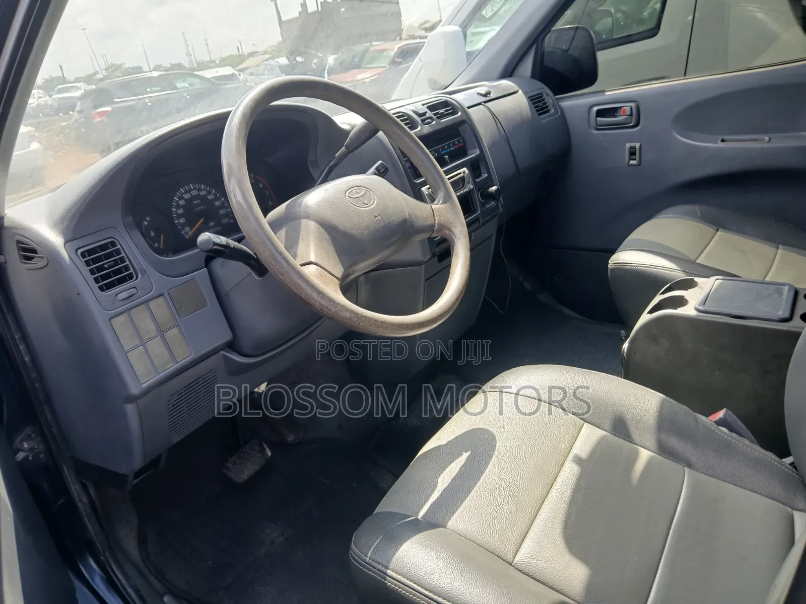Toyota HiAce 2003 Green