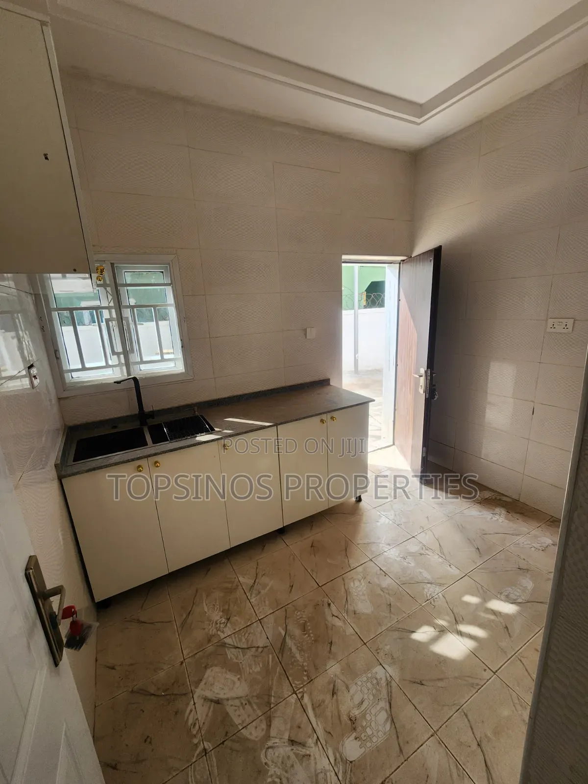 2bdrm Block of Flats in Dawaki for rent