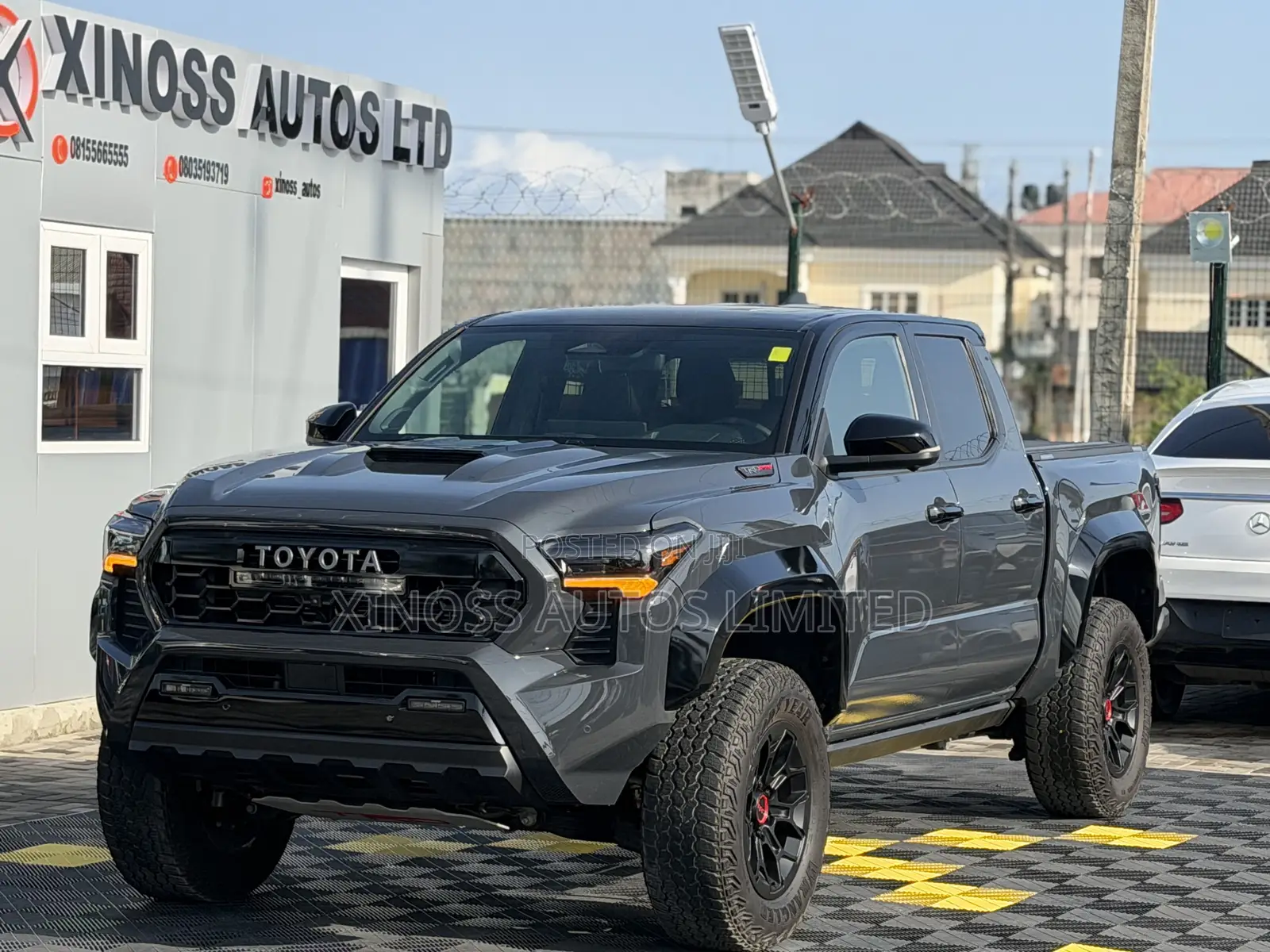 Toyota Tacoma TRD Off-Road Double Cab 4WD 5.0 ft. SB (Hybrid) 2025 Gray
