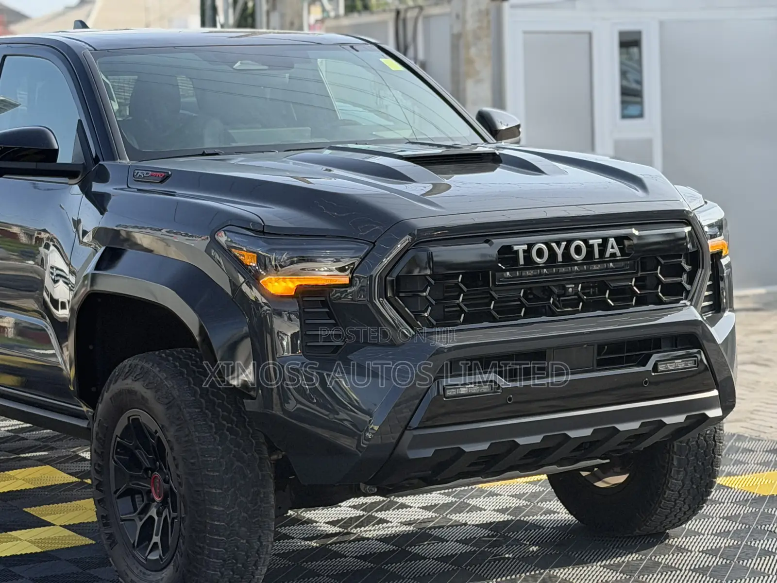 Toyota Tacoma TRD Off-Road Double Cab 4WD 5.0 ft. SB (Hybrid) 2025 Gray