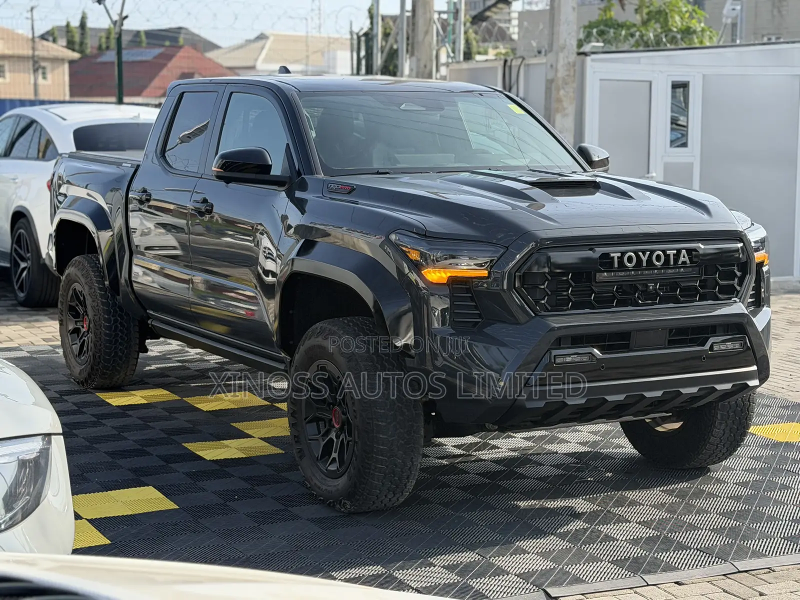 Toyota Tacoma TRD Off-Road Double Cab 4WD 5.0 ft. SB (Hybrid) 2025 Gray