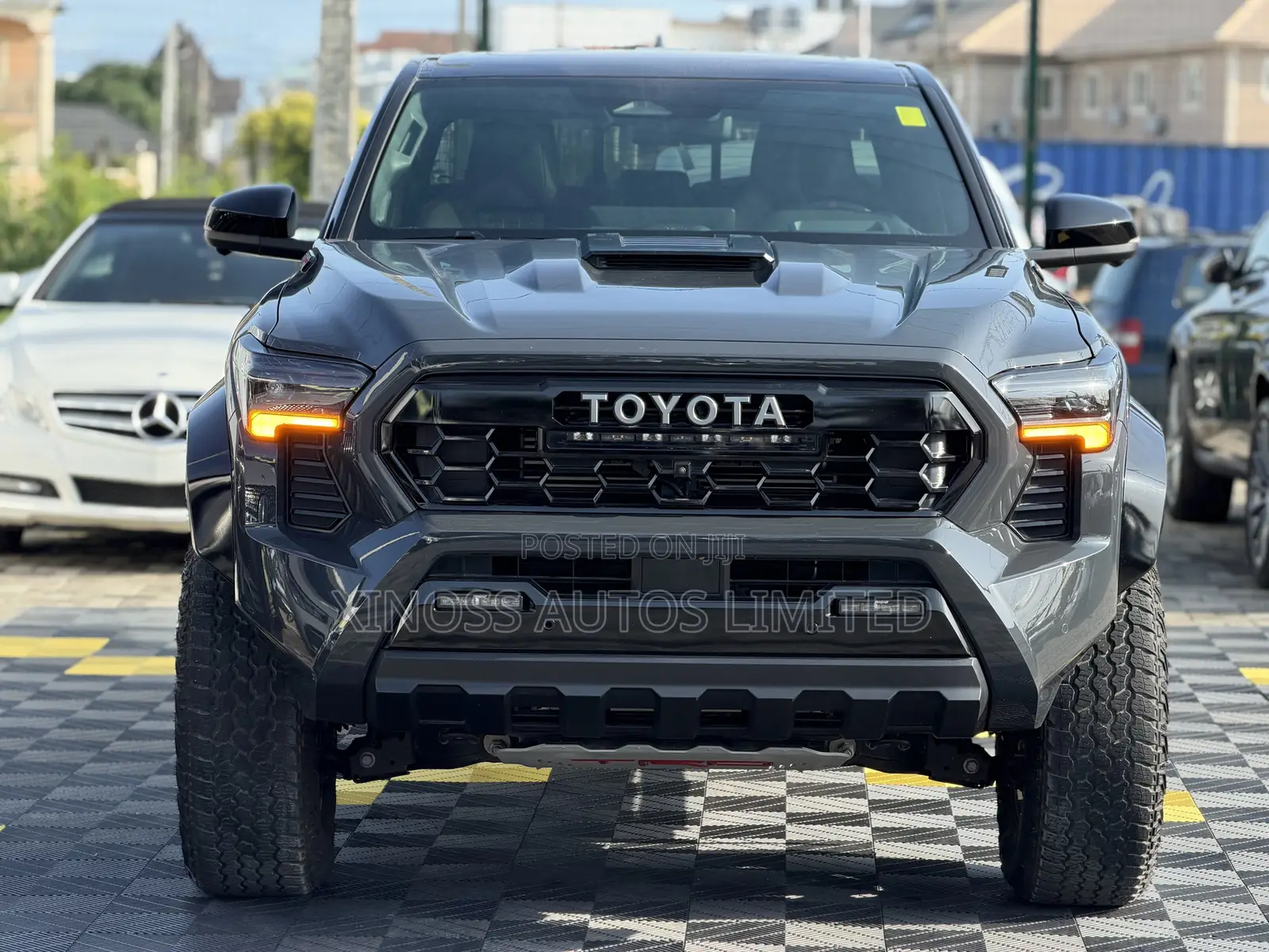 Toyota Tacoma TRD Off-Road Double Cab 4WD 5.0 ft. SB (Hybrid) 2025 Gray