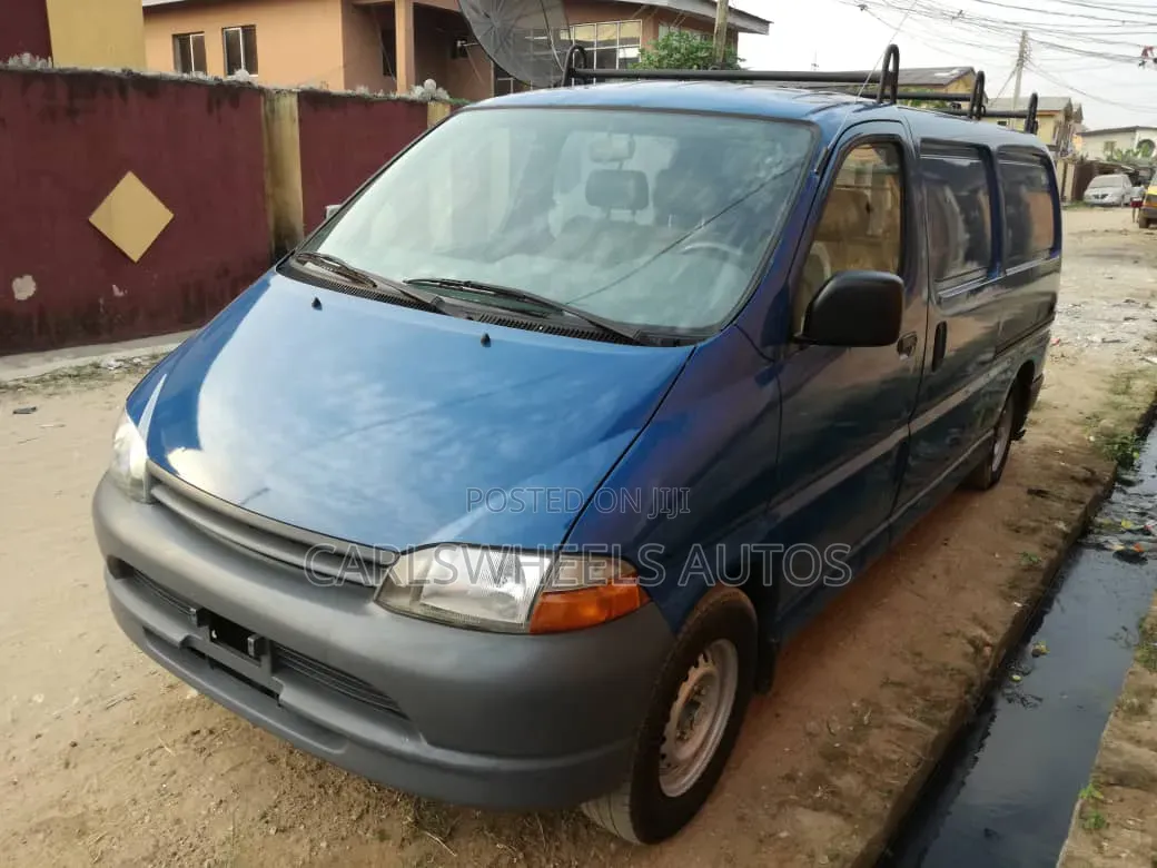 Toyota HiAce 2003 Blue