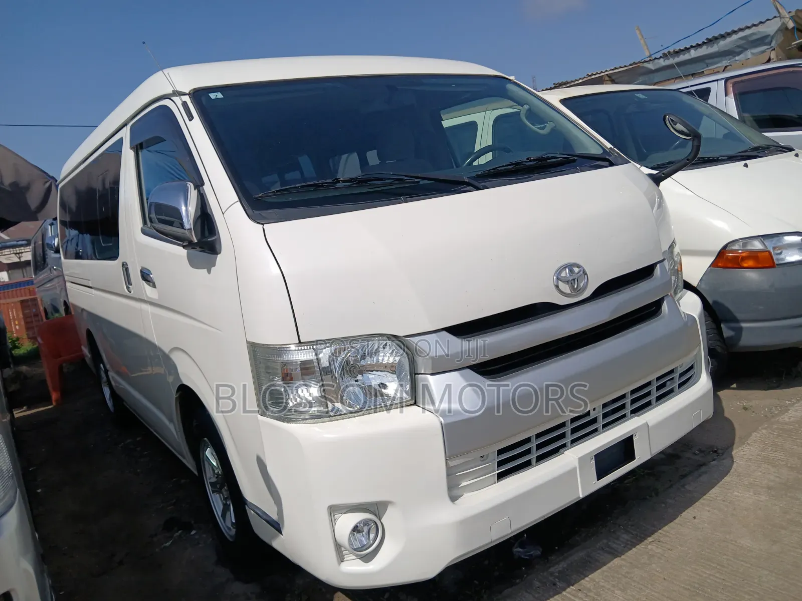 Toyota HiAce 2014 White