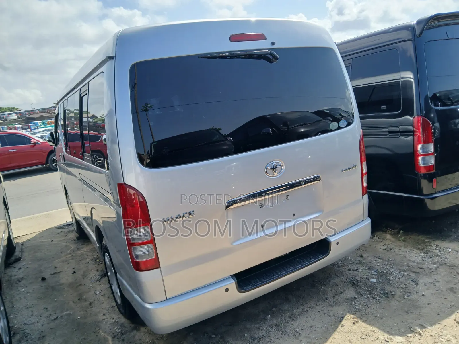 Toyota HiAce 2015 Silver