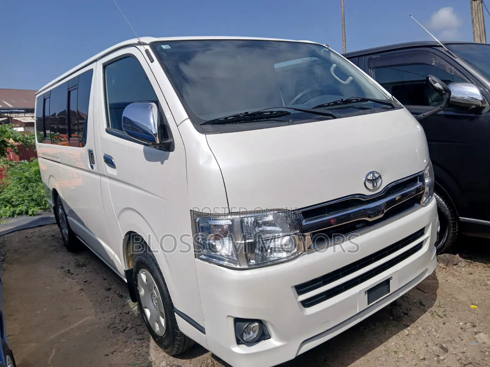 Toyota HiAce 2013 White