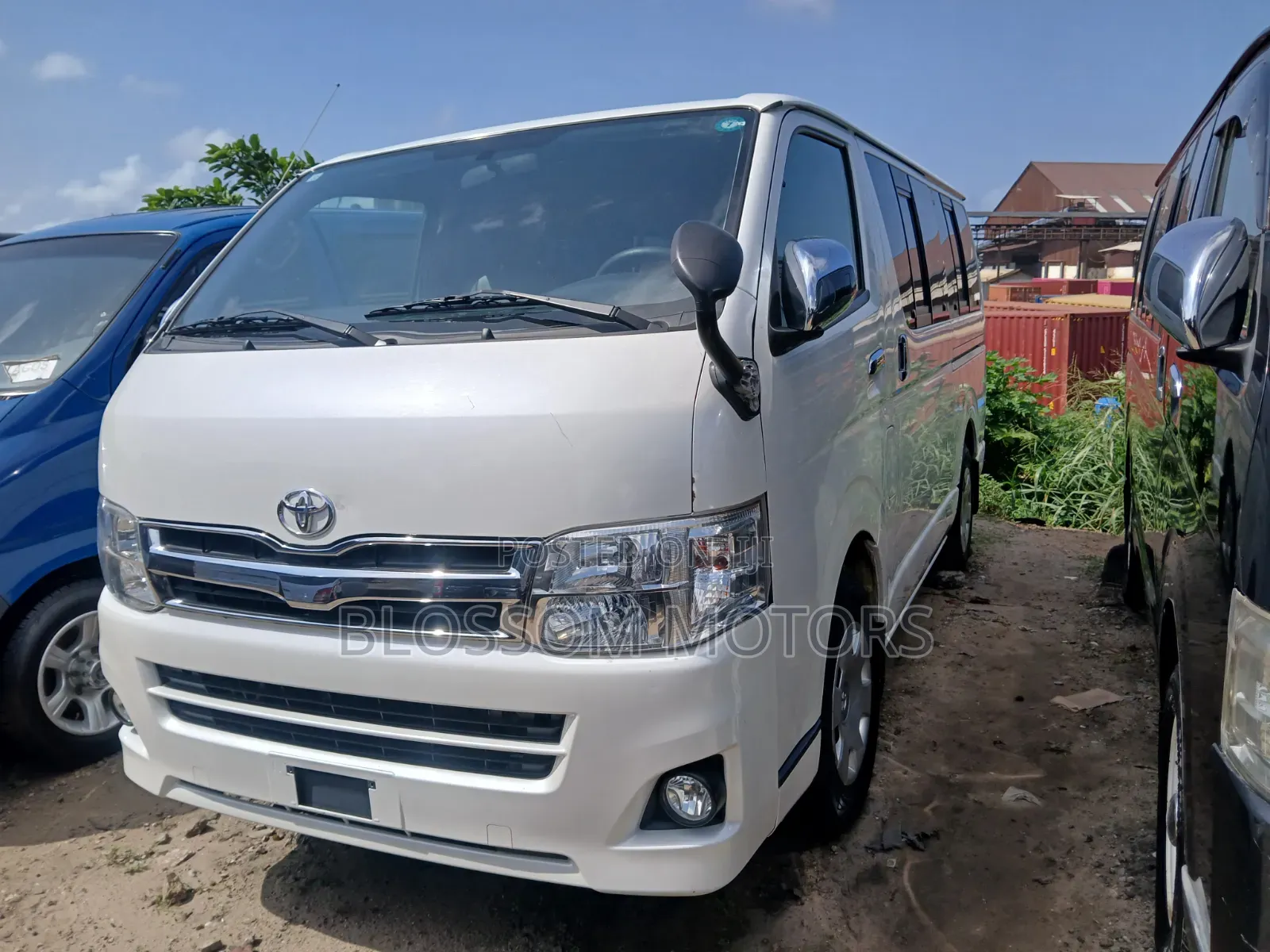 Toyota HiAce 2013 White