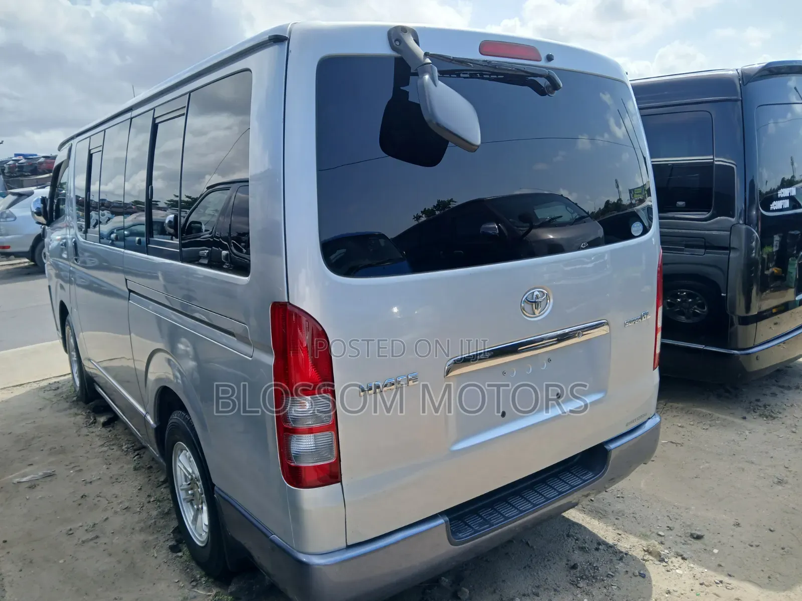Toyota HiAce 2012 Silver