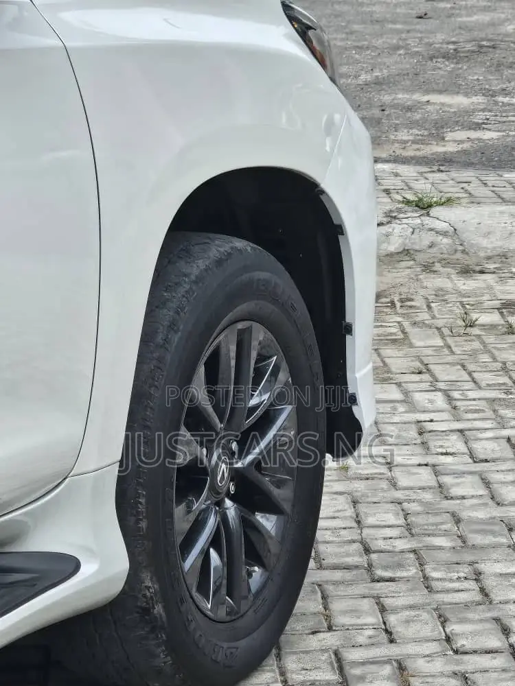 Lexus GX 460 AWD 2023 White