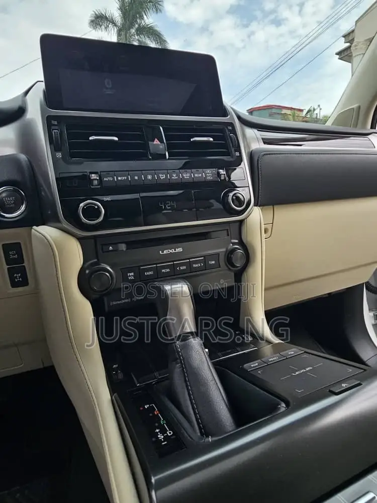 Lexus GX 460 AWD 2023 White